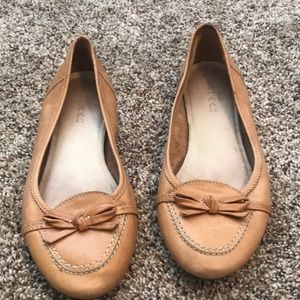 Sesto Meucci flats. Tan leather. SOFT. Size 6.